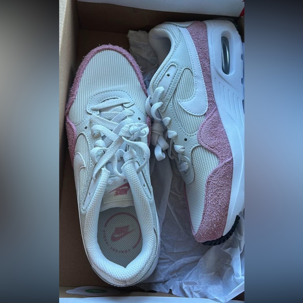 Nike Women's White and Pink Air Max Sneakers